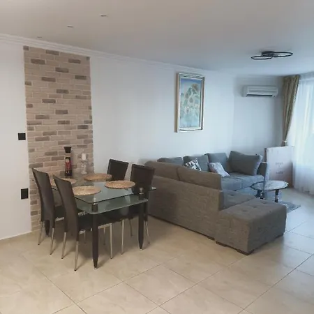 Apartment Monastery Ii Garden Like *